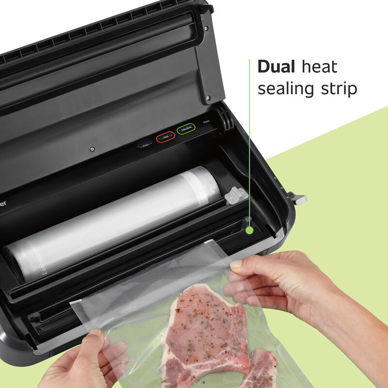 FoodSaver vacuum sealing machine, food preservation, dry and wet food sealing, household use, transformer required