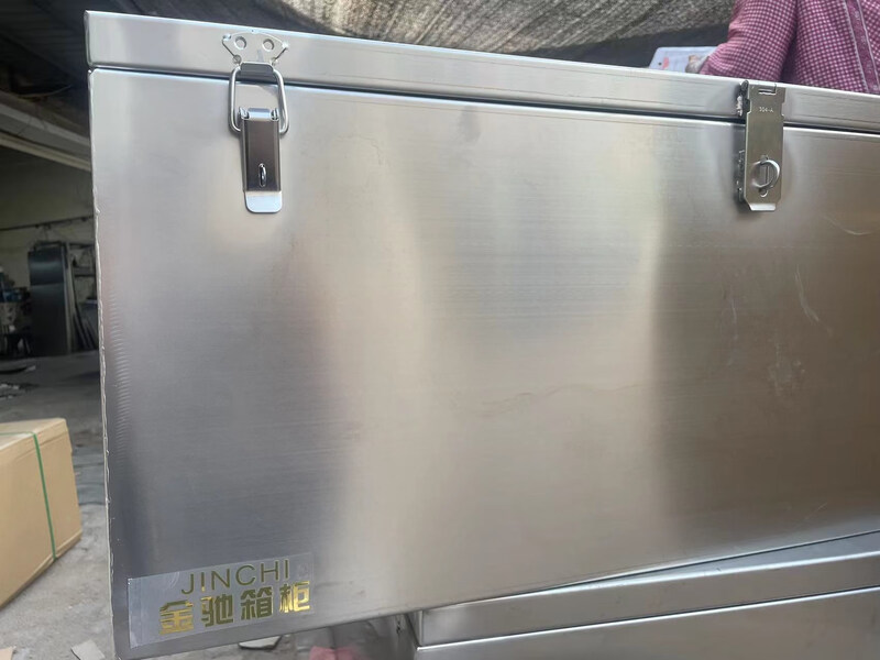 Deer-colored stainless steel tool box, large waterproof engineering machinery repair pickup truck special tool box storage box, length 50 width 30 height 30cm stainless steel 1.5 mm thick