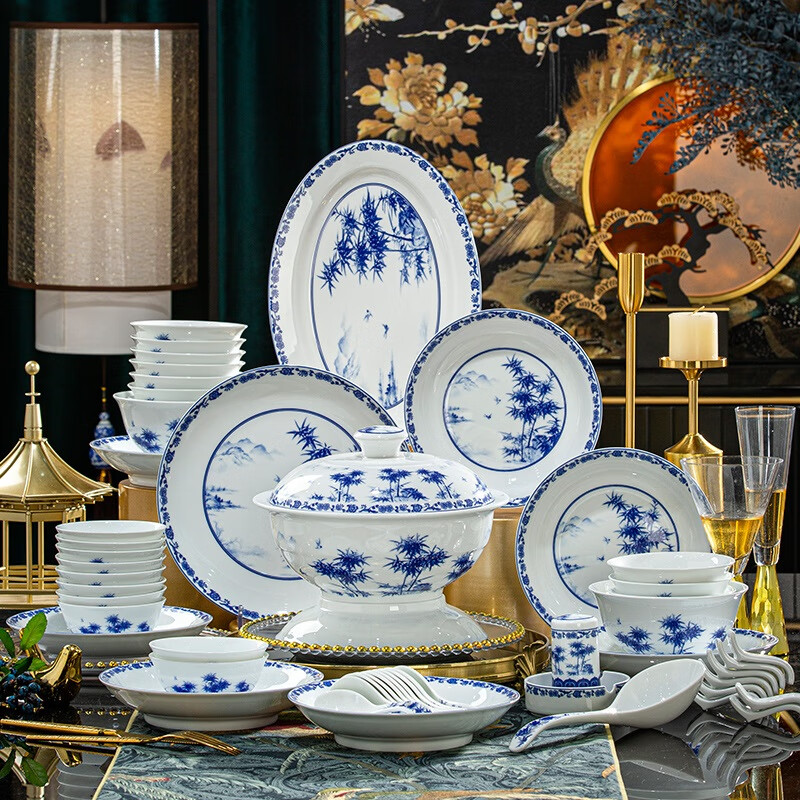 Jinlanchun Jingdezhen blue and white porcelain kaolin underglaze color high temperature white porcelain dish set household tableware complete set of bowls and plates gift blue and white bamboo shadow丨underglaze color丨leather box 40 pieces