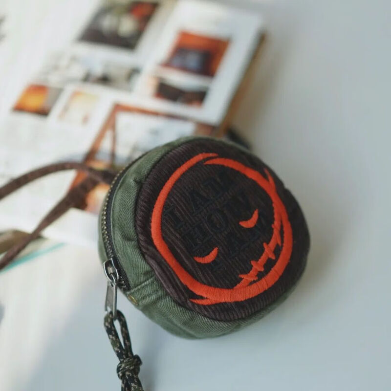 Terrigg Cat West CATWEST design small round bag contrasting color coin purse retro old mini bag airpods storage bag new single L zipper puller without bag