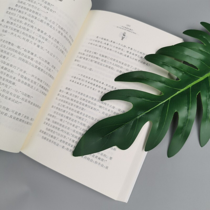 Huang Beijia's love story Today I am a flag-raiser/selected into the new Chinese language textbook. It has been published for 20 years and has sold millions of copies. It has won the Five One Project Award. It has recommended hundreds of excellent books to teenagers across the country, the National Outstanding Children's Book Award, the Bing Xin Children's Book Award, and the industry's best-selling varieties.