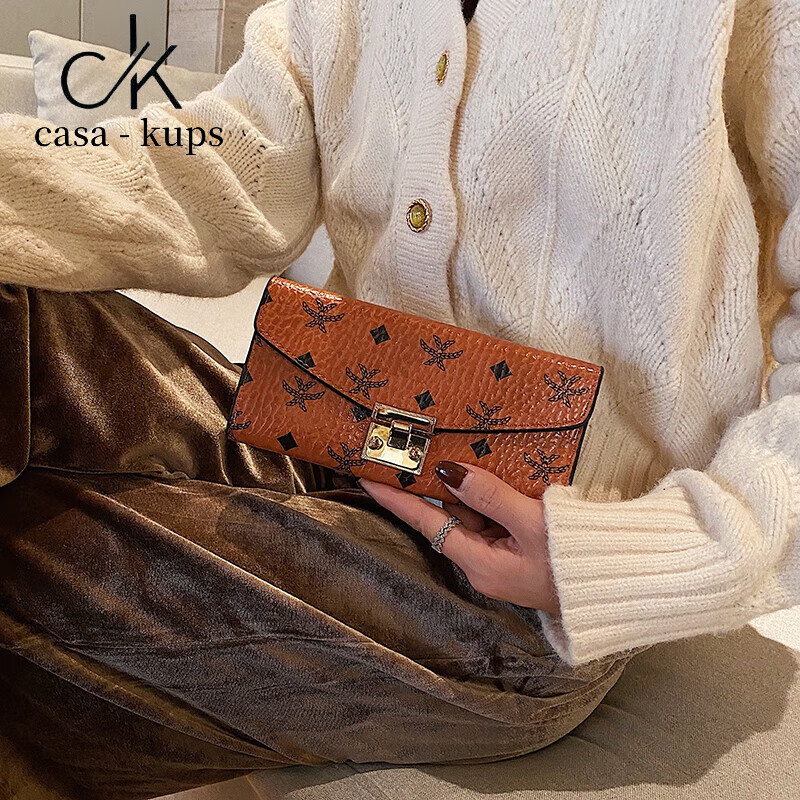 Casa-kups women's bag 2025 new ins retro lock wallet ladies personality student Korean version clutch bag long multi-card brown long