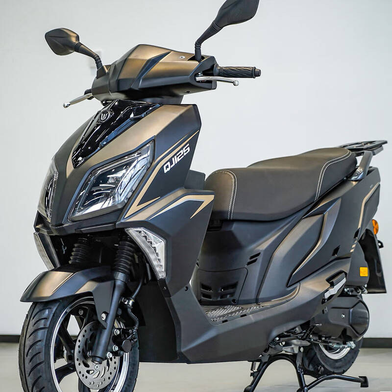 Qianjiang original and authentic new Qianjiang TAN125 motorcycle scooter and Hong 125 have the same platform and imitate UY125 appearance, matte black