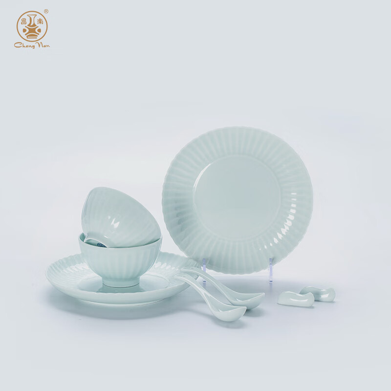 Changnan Jingdezhen ceramic tableware set high temperature Chinese gold-painted shadow blue carved porcelain dishes practical and high-end 26 pieces shadow green chrysanthemum petals 26 pieces tableware 26 pieces