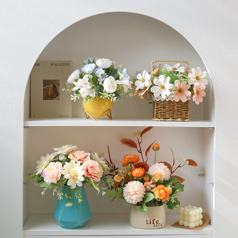 Fan. Makeup coffee table flowers, simulated floral art, Nordic style potted plants, INS decoration, fake flowers, dining table, home furnishings, living room set, table flowers, pink porcelain vase, Luoli powder set