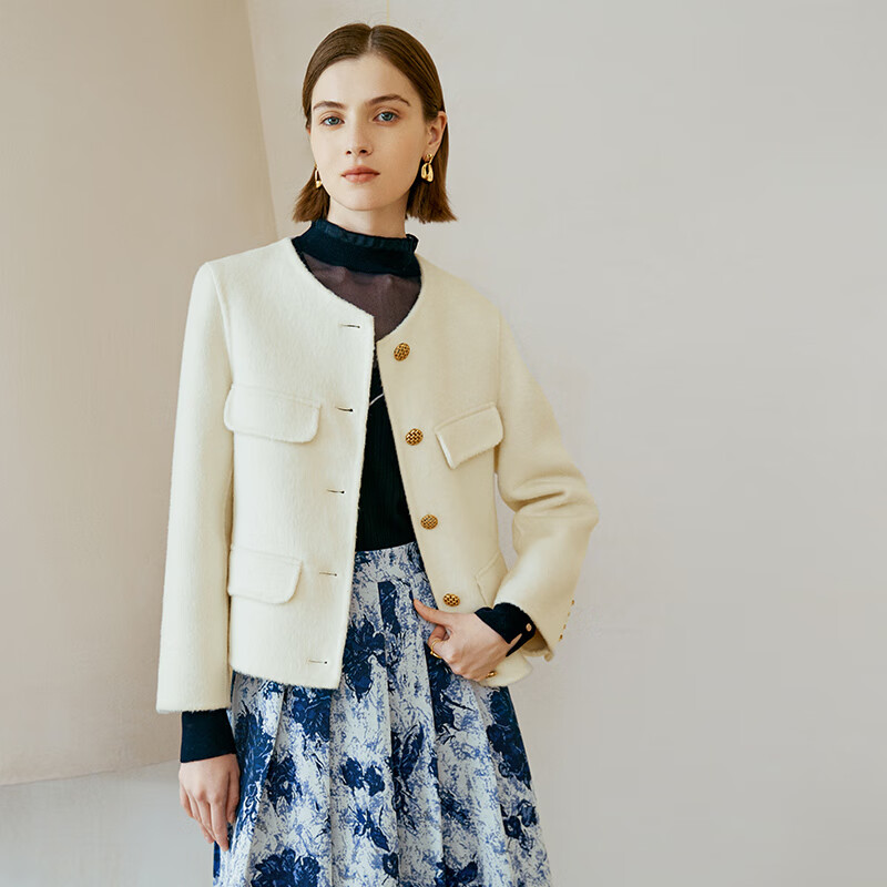 Yanyu Xiaoxiangfeng Woolen Coat Women's Winter 2025 Commuting Round Neck Temperament Short Wool Coat Light Coffee L