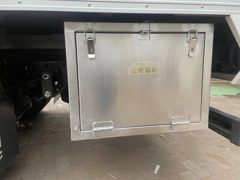 Deer-colored stainless steel tool box, large waterproof engineering machinery repair pickup truck special tool box storage box, length 50 width 30 height 30cm stainless steel 1.5 mm thick