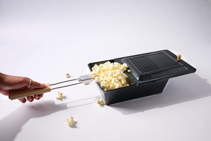 Mud Pie manual retro camping barbecue popcorn machine, metal material, 63cm large grill, old-fashioned outdoor cooking tools