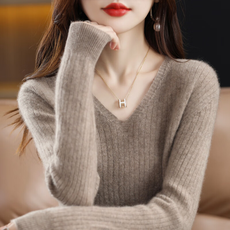 Yu Zhaolin sweater slimming temperament V-neck sweater women's spring and autumn versatile new 2024 loose inner long-sleeved bottoming shirt