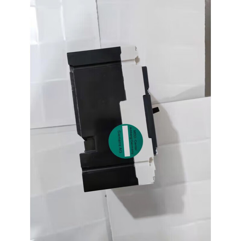 Siemens (SIEMENS) 3VL160X air switch molded case circuit breaker 100A160A3P air switch 3VL1 3P 400A