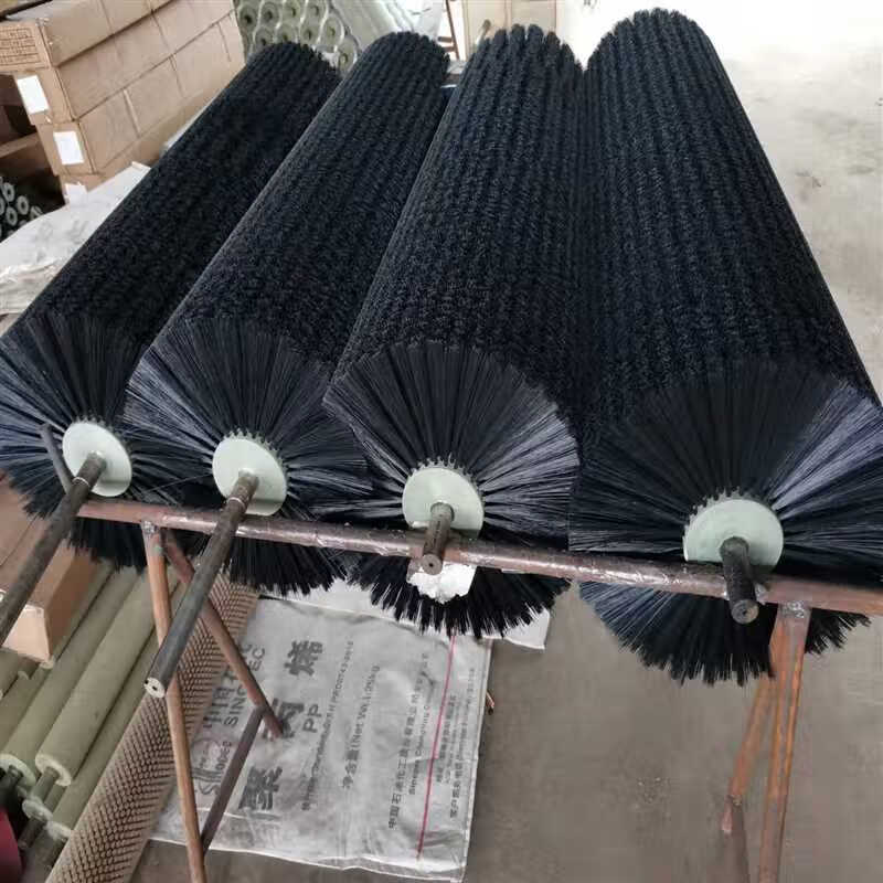 Yue Changsheng industrial brush roller dust removal glass cleaning machine brush roller brush spiral roller round brush conveyor belt cleaner scraper green