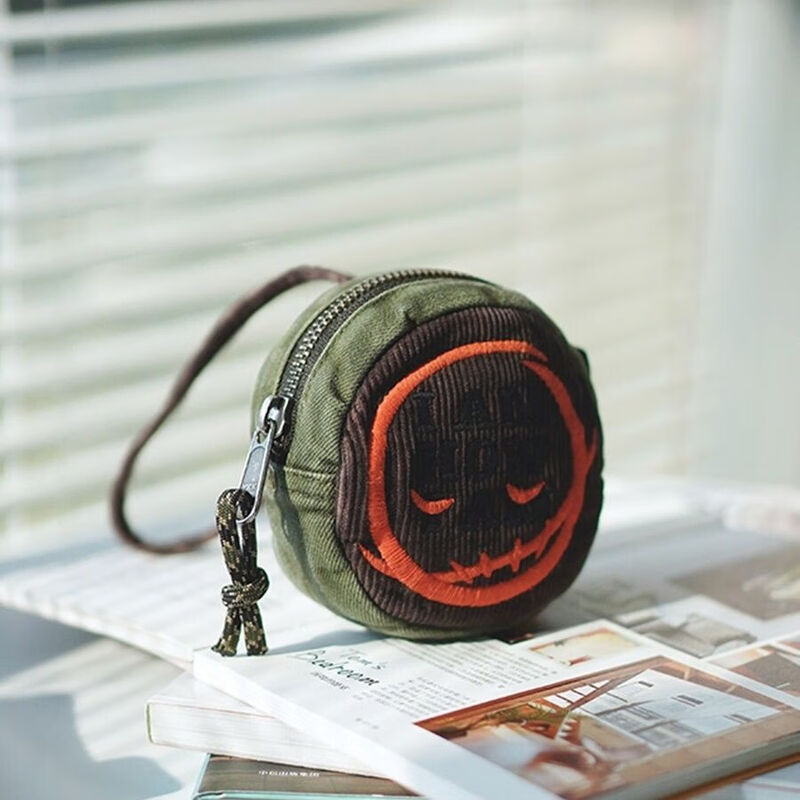 Terrigg Cat West CATWEST design small round bag contrasting color coin purse retro old mini bag airpods storage bag new single L zipper puller without bag