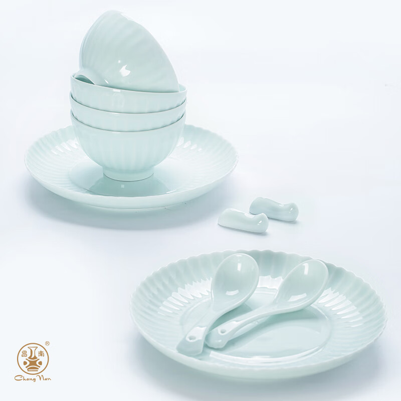 Changnan Jingdezhen ceramic tableware set high temperature Chinese gold-painted shadow blue carved porcelain dishes practical and high-end 26 pieces shadow green chrysanthemum petals 26 pieces tableware 26 pieces