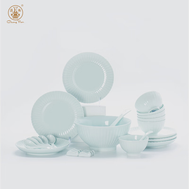 Changnan Jingdezhen ceramic tableware set high temperature Chinese gold-painted shadow blue carved porcelain dishes practical and high-end 26 pieces shadow green chrysanthemum petals 26 pieces tableware 26 pieces