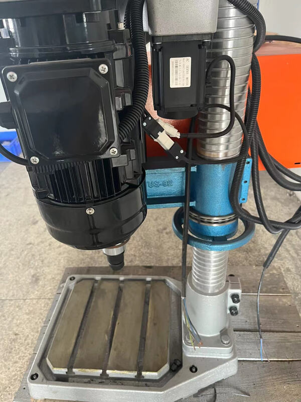 Wen Yijia fully automatic 74/92 dual servo intelligent CNC drilling machine drilling and tapping integrated drilling, tapping and tapping artifacts 74 dual servo