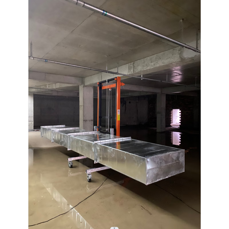 Fire pipe lift ventilation pipe installation lift electric lifting platform can be equipped with six-wheel 220v remote control, height from 2.7 meters to 5 meters, load capacity 300KG