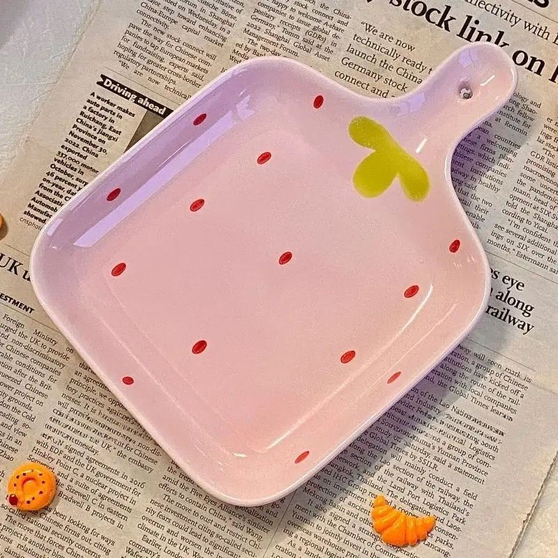 Biyaki girl's one-person meal, cute and good-looking strawberry hand-held rice bowl, instant noodle bowl, household ceramic underglaze color tableware set, 8-piece set, handle 1 bowl, 1 plate + 2 bowls, 2 spoons, 2 chopsticks