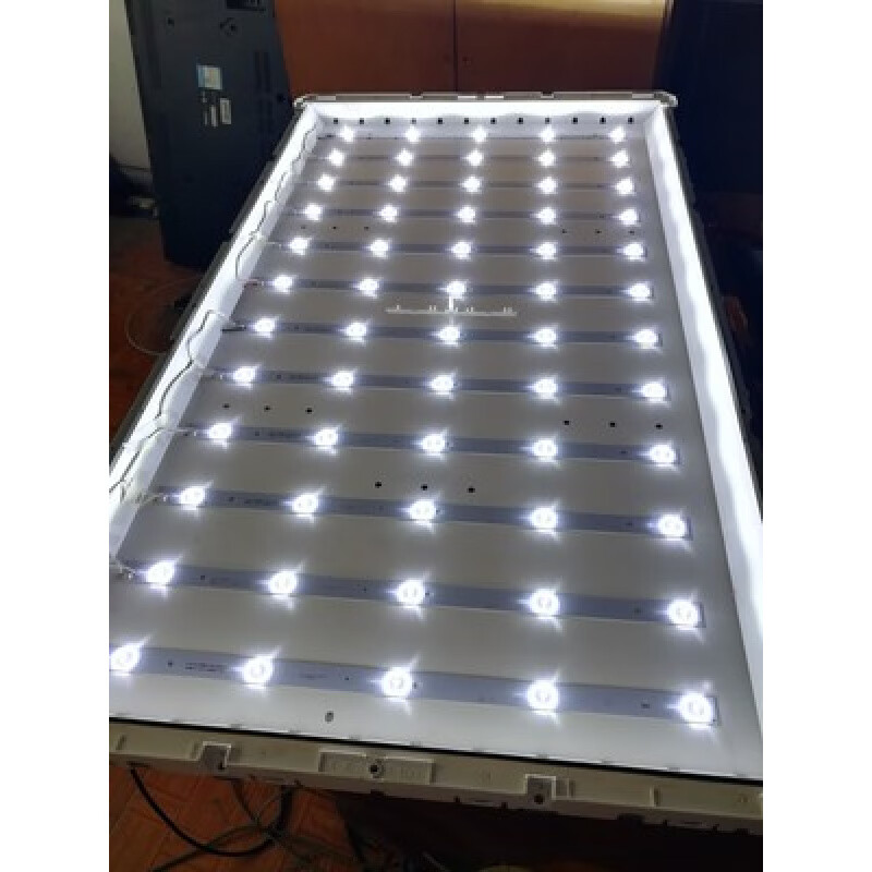 Suitable for 42-inch LCD modified LED backlight universal light strip 32-inch 37-inch LCD TV screen modified 37-inch 6 strips with constant current board