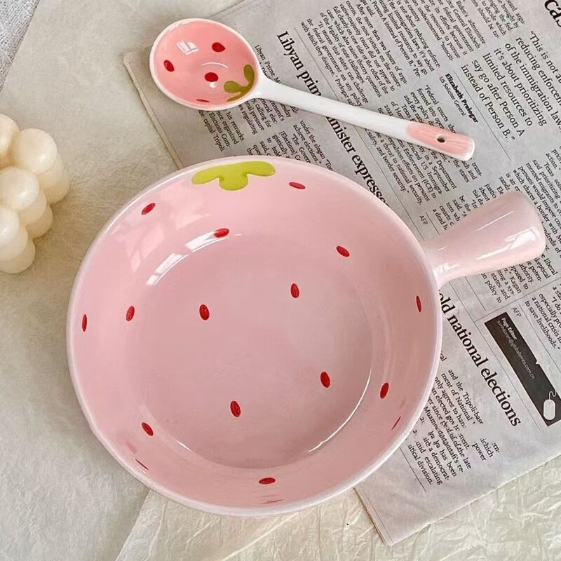 Biyaki girl's one-person meal, cute and good-looking strawberry hand-held rice bowl, instant noodle bowl, household ceramic underglaze color tableware set, 8-piece set, handle 1 bowl, 1 plate + 2 bowls, 2 spoons, 2 chopsticks