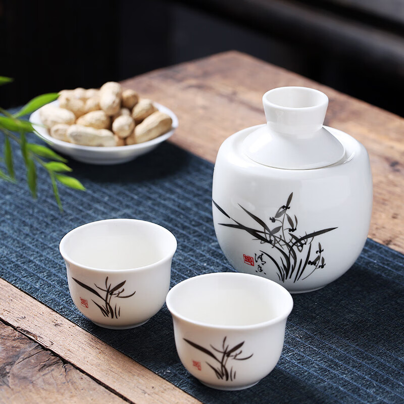 He Jian Gong wine warmer, old-fashioned Chinese-style ceramic hot pot, alcohol stove, heated wine warmer, wine-dividing rice wine cup set, Chinese-style liquor warmer set, 2 liang