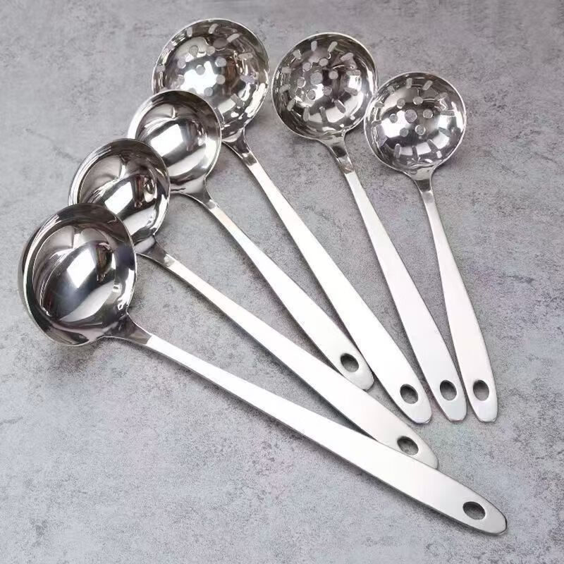 Feiyiya 304 thickened stainless steel colander for soup, hot pot soup spoon, long handle spoon for soup collection, household kitchen filter, long handle, mouth 6.5cm, total length 26.5CM 304 food grade colander - 1