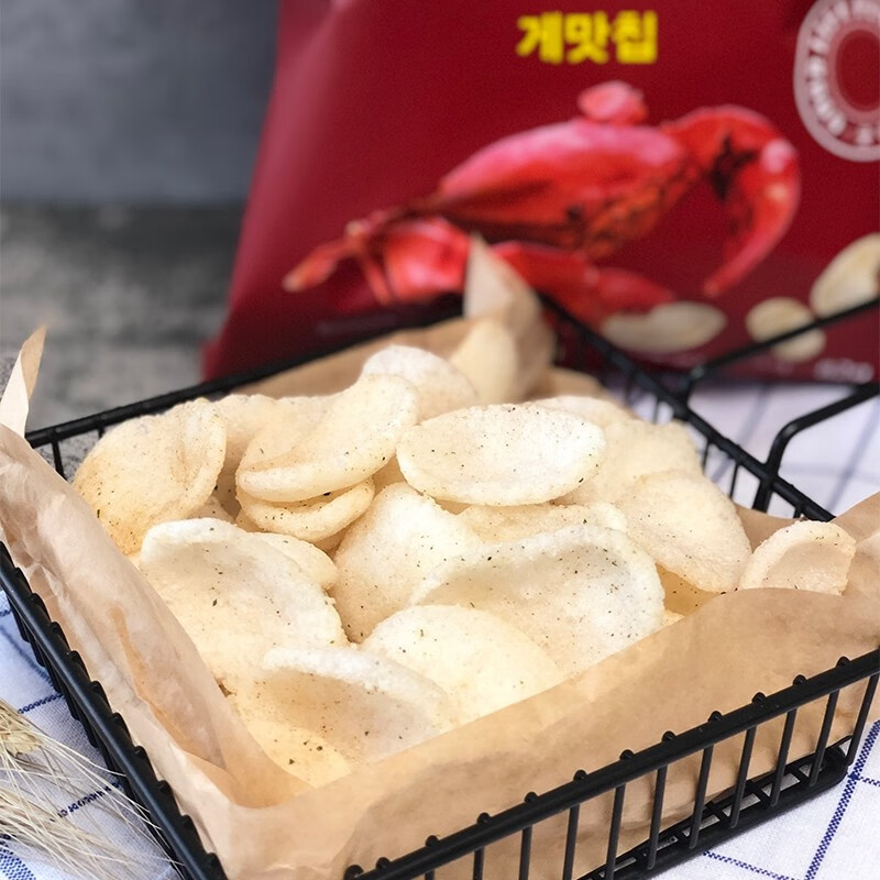 South Korea imported Qu Laifu shrimp chips garlic crab flavor shrimp chips puffed crispy snacks snack food crab flavor shrimp chips 82g*2 bags