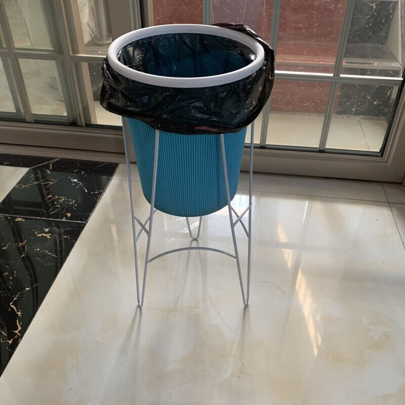 Household trash can heightening bracket kitchen living room office creative durable bend-free paint craft shelf shelf black height 50 caliber 22