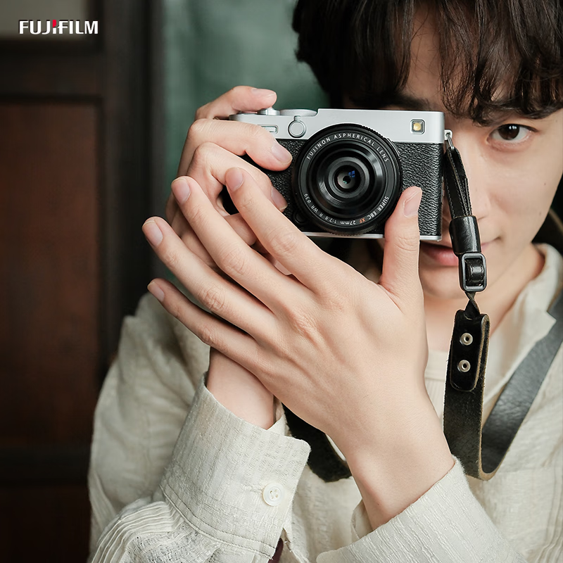 Quasi-new product FUJIFILM X-E5