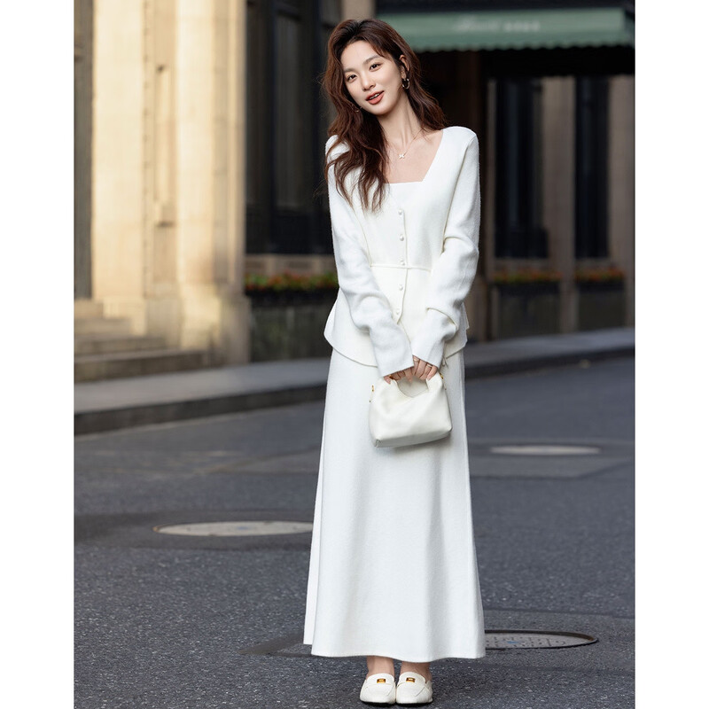 Demana Quiet Luxury Free Set Winter Holiday Two-piece V-neck Pearl Button Cardigan Lace-up Skirt Women's Knitted Two-piece Set