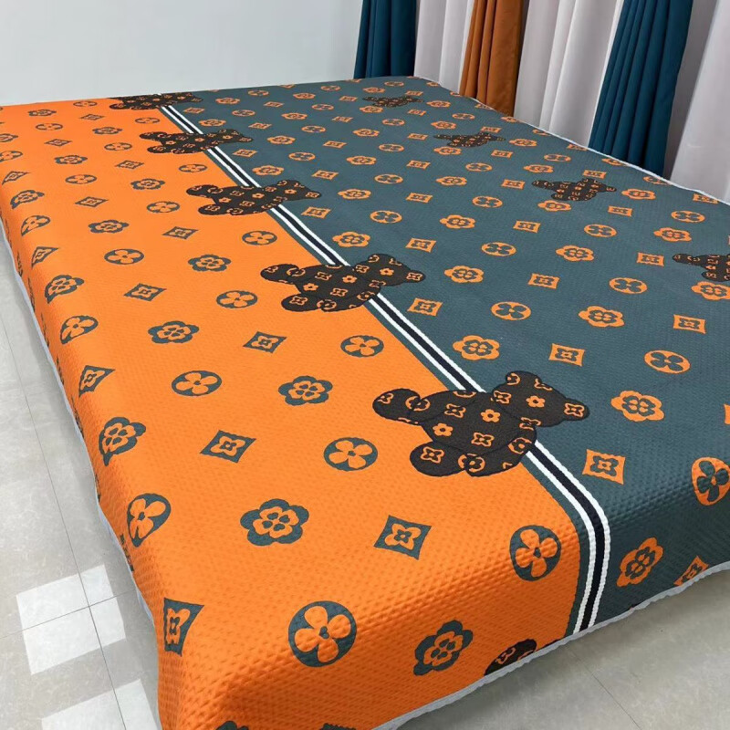 RSRDDY multi-functional four-season kang cover three-layer quilted tatami bed cover double sheet rural kang mat double-sided bedding Hug Bear 190*220cm for 1.5m bed
