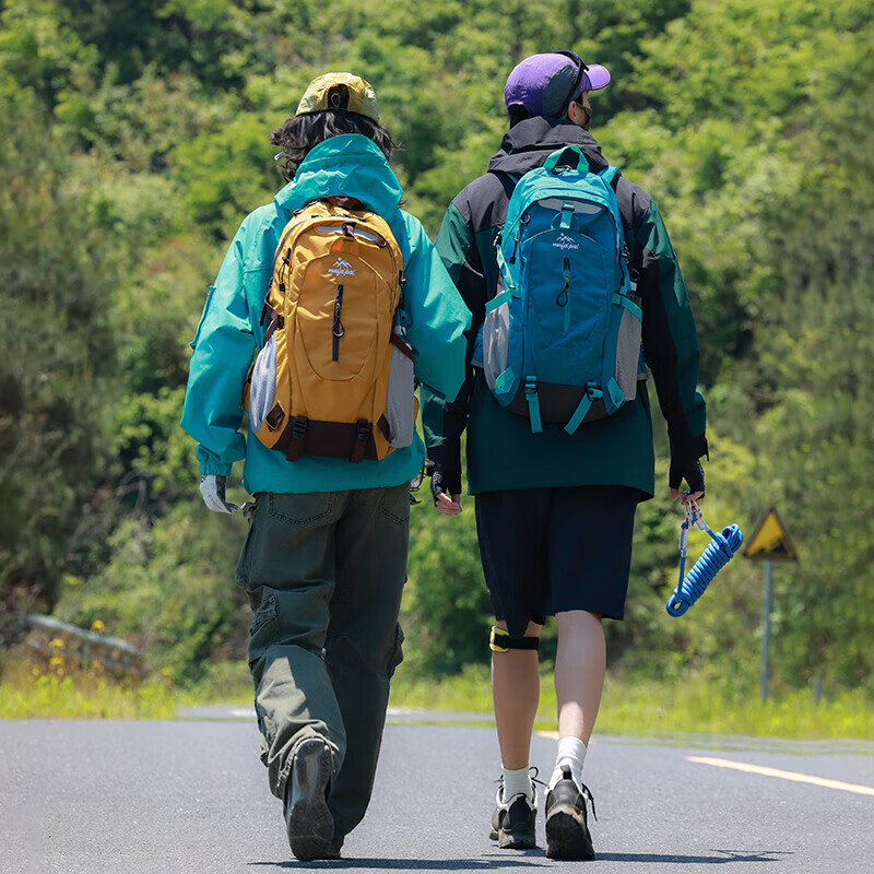 Outdoor mountaineering bag backpack backpack large capacity men and women travel lightweight couple waterproof ultra-light outdoor bag black