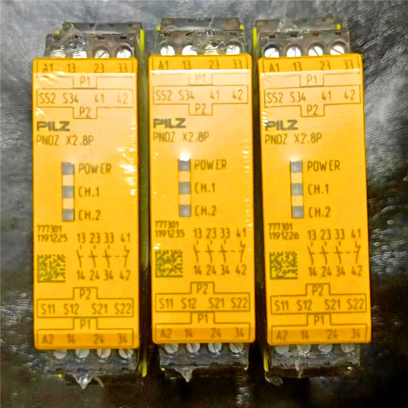 Brand new original Pilz safety relay PNOZ X3 774310 774314 777310