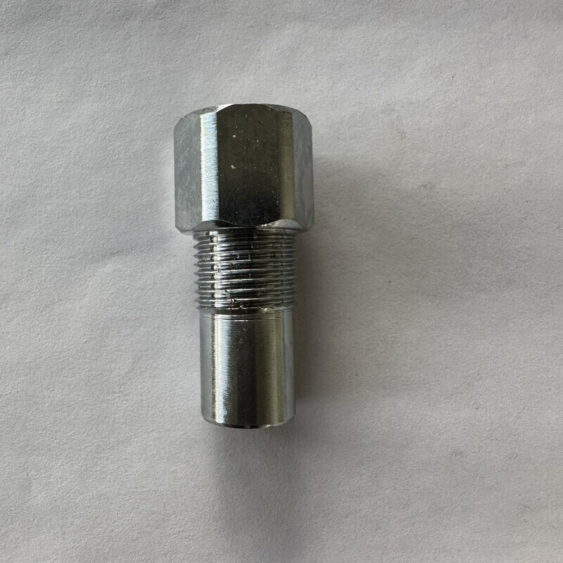 Eliminate the three-way catalytic efficiency low shield, decode the fault code, turn off the fault light at the rear oxygen sensor connector, stainless steel belt mesh