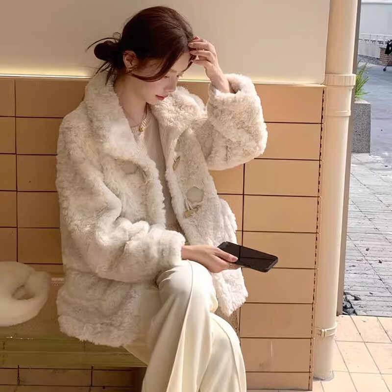 Fistel lamb wool coat for women 2025 autumn and winter new style small fragrant horn button lamb velvet coat small plus velvet cotton coat white with cotton lining L suitable for 115-130 pounds