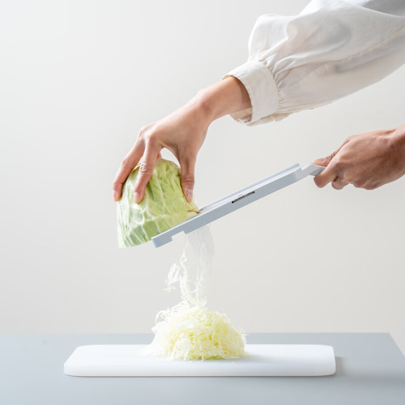 Japanese cabbage grating artifact made of stainless steel grater, vegetable shredder in stock, shredder in stock