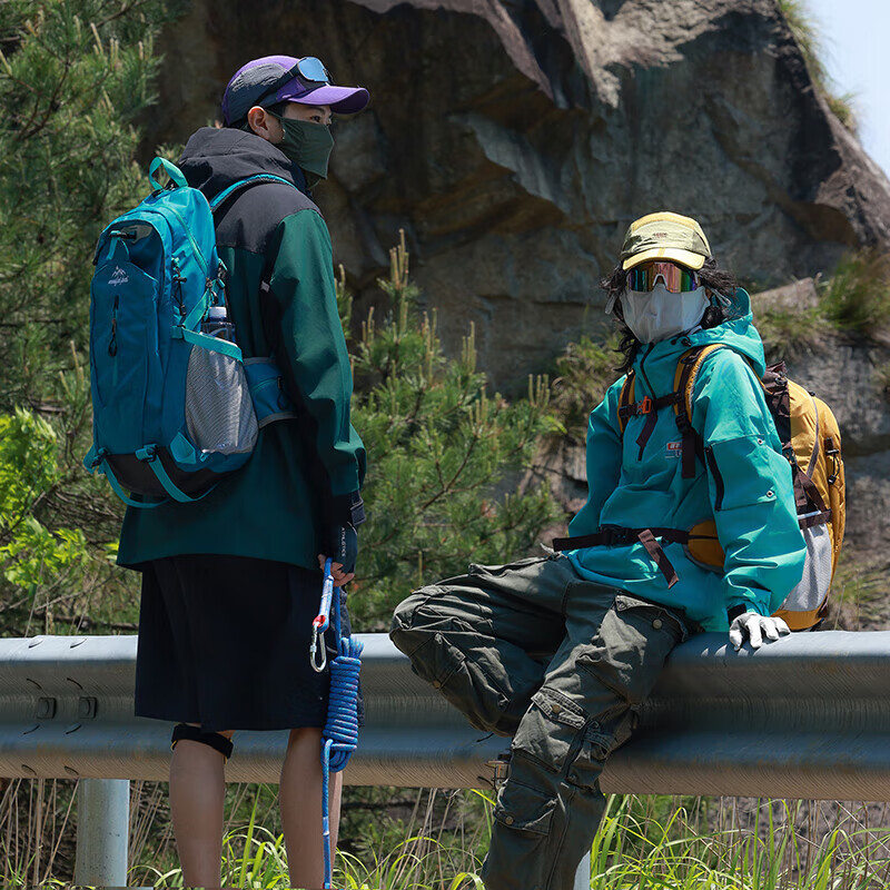 Outdoor mountaineering bag backpack backpack large capacity men and women travel lightweight couple waterproof ultra-light outdoor bag black