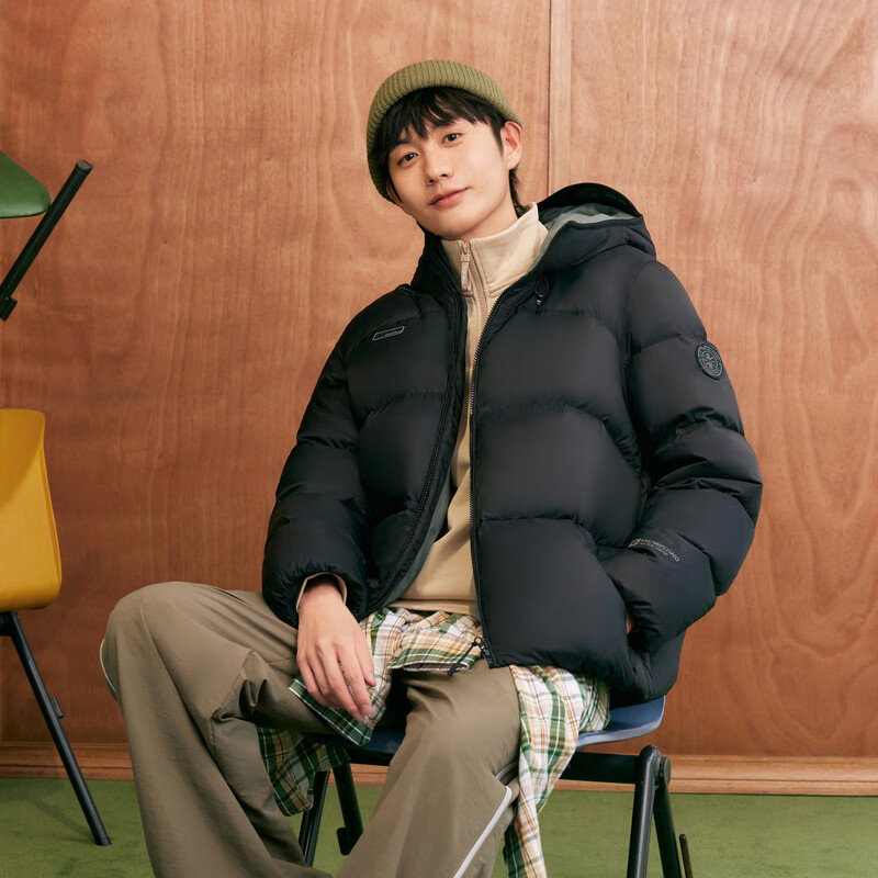 Flying in the snow 2025 new men's short outdoor high-fill hooded down jacket trendy bread thickened comfortable jacket