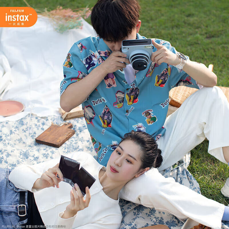 FUJIFILMinstax Polaroid SQUARE SQ1 one-time imaging camera square retro camera ocher orange package three