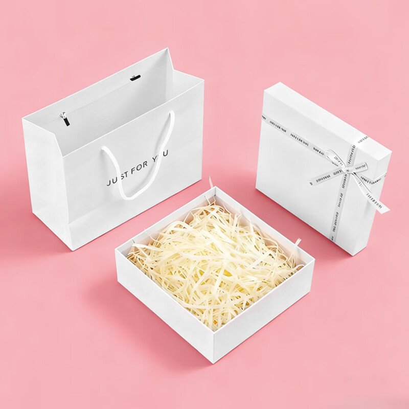 Lesanhao white simple heaven and earth cover gift box Valentine's Day lipstick set gift box ritual holiday gift packaging