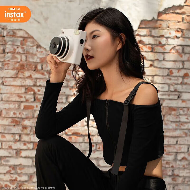 FUJIFILMinstax Polaroid SQUARE SQ1 one-time imaging camera square retro camera ocher orange package three