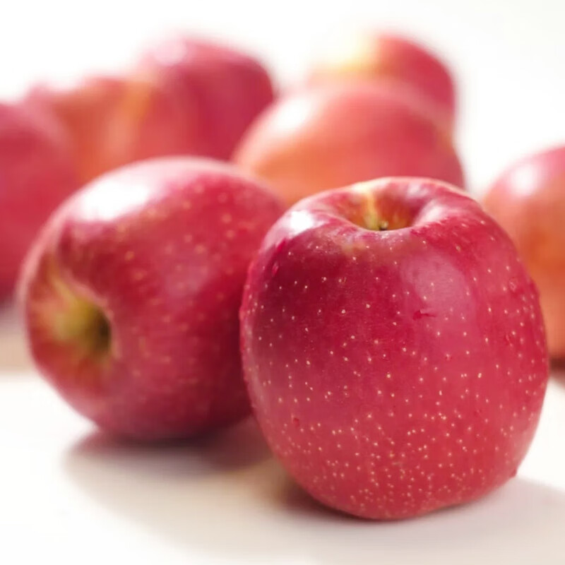 Western Region Meinong high-end daphne red apple picked after frost, crisp, sweet and juicy single fruit 150-174g gift box 12 pieces straight from the source