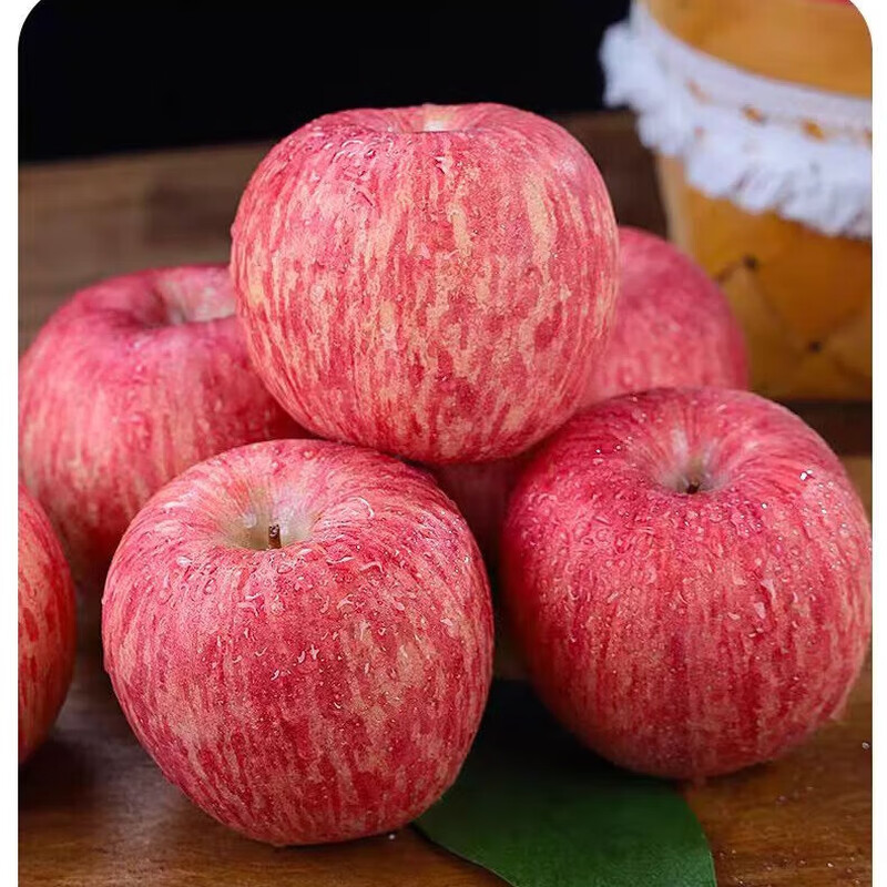 Shaanxi Luochuan Red Fuji Apple Crisp, Sweet and Fresh Full Box Fresh and Seasonal Box 10 Jin Net Weight 9 Jin 80mm