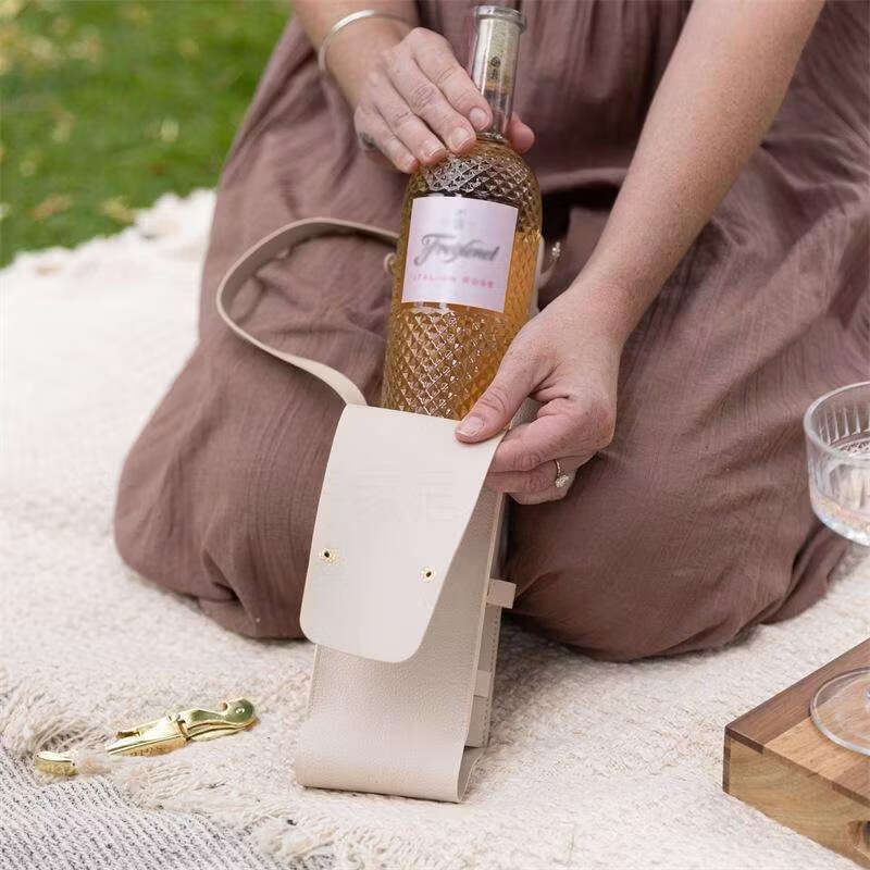 Yusenyi single bottle red wine packaging bag, portable portable champagne storage bag, red wine gift box bag, black (excluding bottle opener)