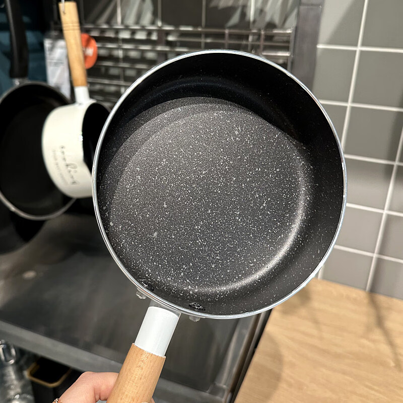Tuojin imported quality small frying pan from Japan, non-stick frying pan for frying eggs, baby food supplement, small pot, small electromagnetic frying pan with white letters ~ without lid 16cm