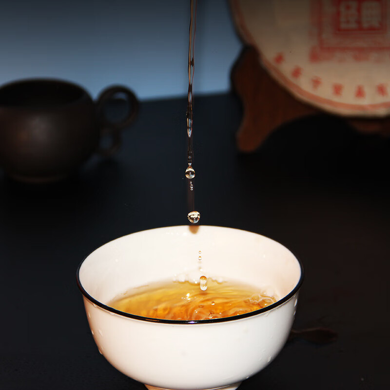 Menle Mountain Pu'er, the seventh largest tea mountain in Menghai, Yunnan Yiwu Pu'er tea cake wholesale ancient tree spring tea raw material Pumen Minghao
