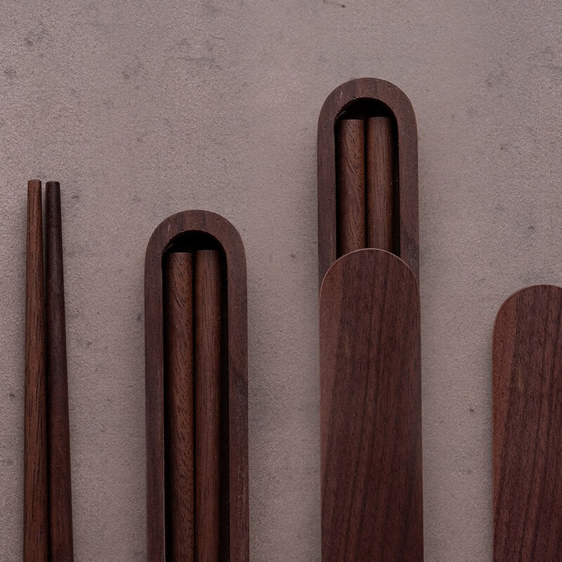 Durable walnut chopstick box portable tableware set Japanese environmentally friendly chopstick box single high-end student portable chopstick box walnut (1 chopstick + 1 box)