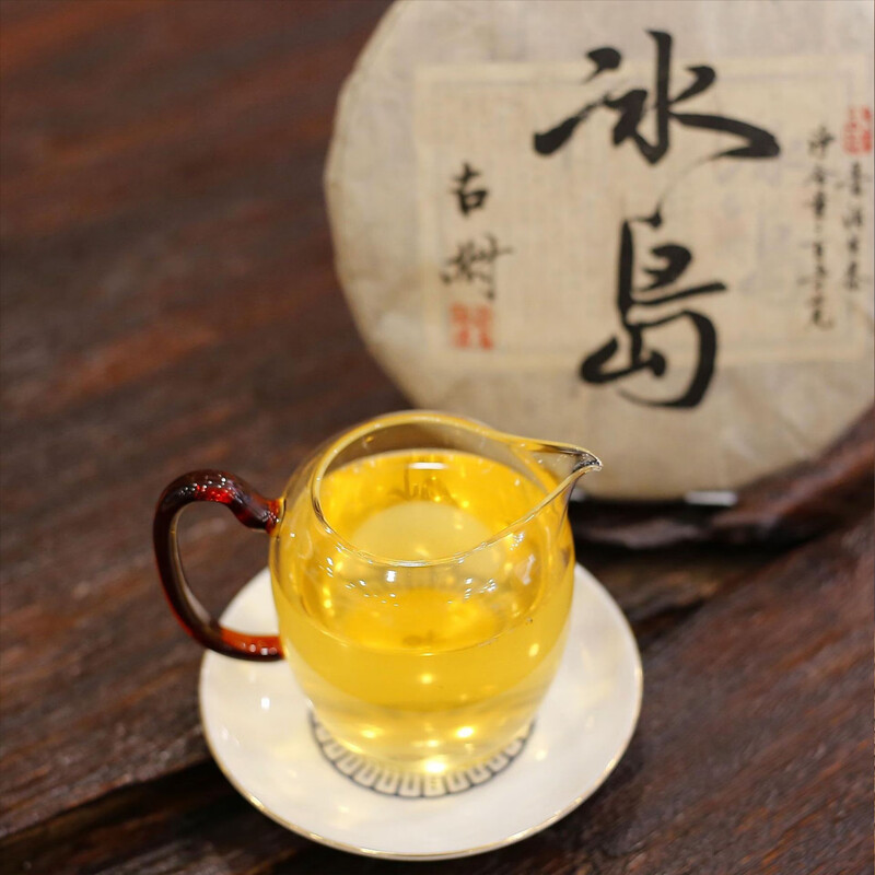 Tea Zhuanjia Yunnan Pu'er tea Icelandic ancient tree raw tea cake 357g new style single cake