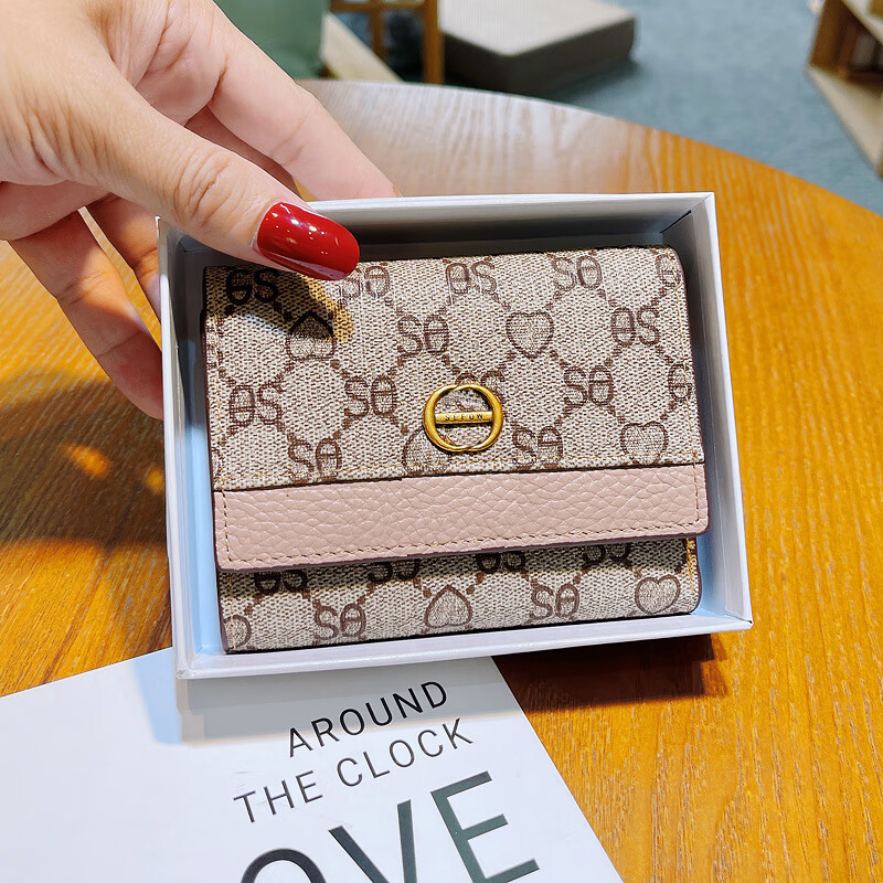 Kuqi Kangaroo Small Wallet Girls' Style 2025 New Internet Celebrity Card Holder Women's Niche Design High-Looking Folding Short Wallet Pink Can Hold Driving License Gift Box