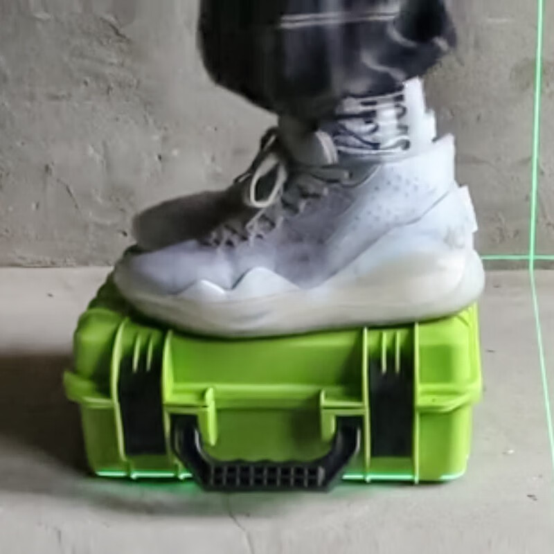 DZA12 line level infrared high-precision strong light thin line automatic leveling blue-green light wall-mounted remote control water leveler 12-line wall-mounted and floor-mounted all-in-one machine complete set