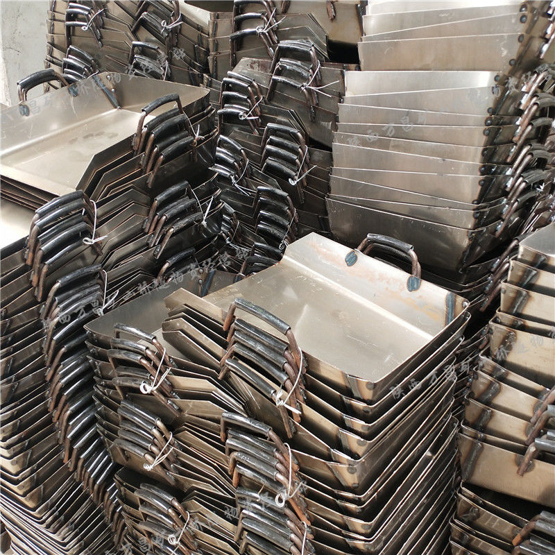 Customized and suitable for mining tunnels, high-speed railways, agricultural use, thickened dustpans, mining buckets, construction site excavation dustpans, buckets, iron dustpans
